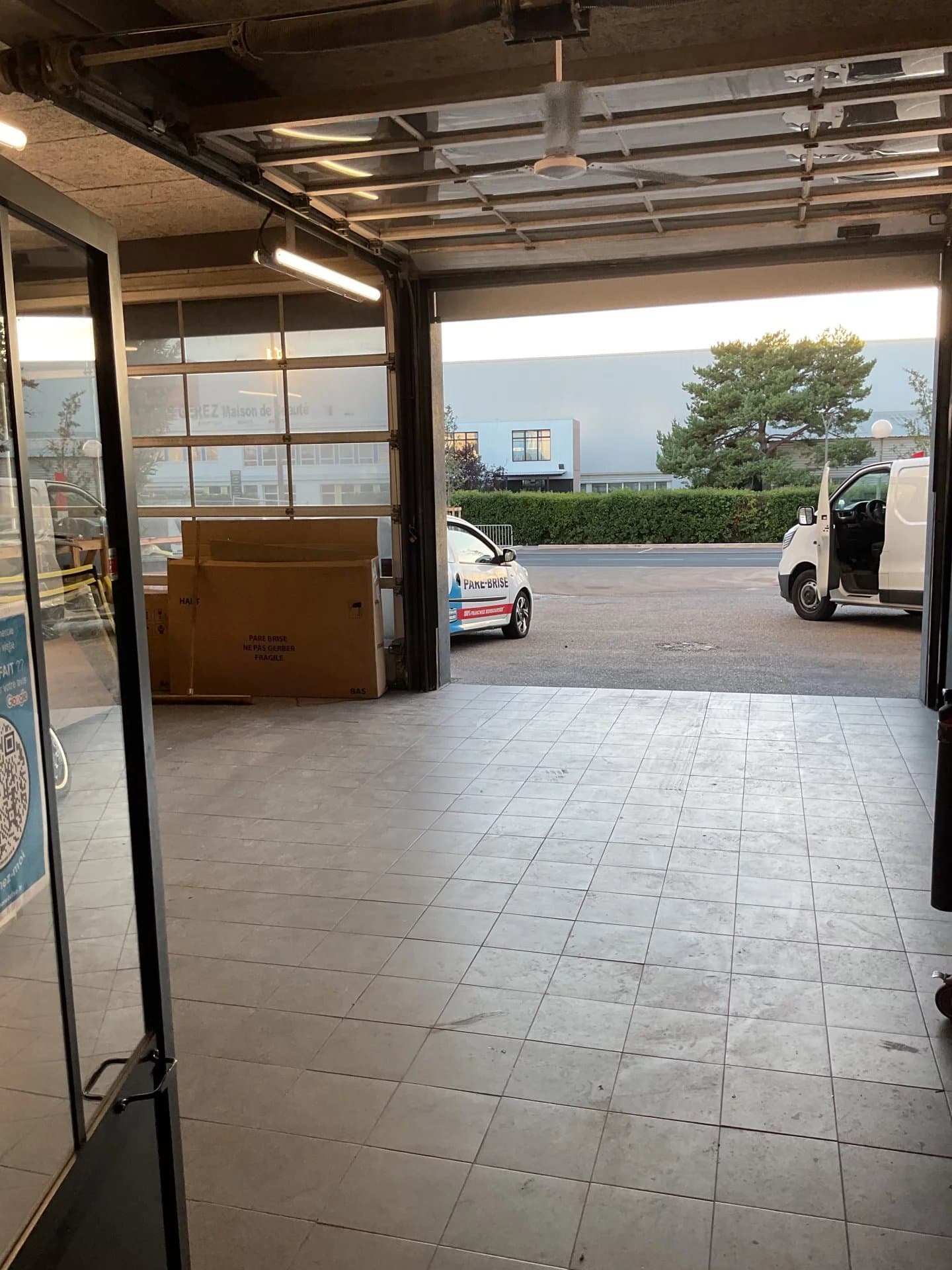 Local commercial · 112 m² · Achat des murs — photo 3