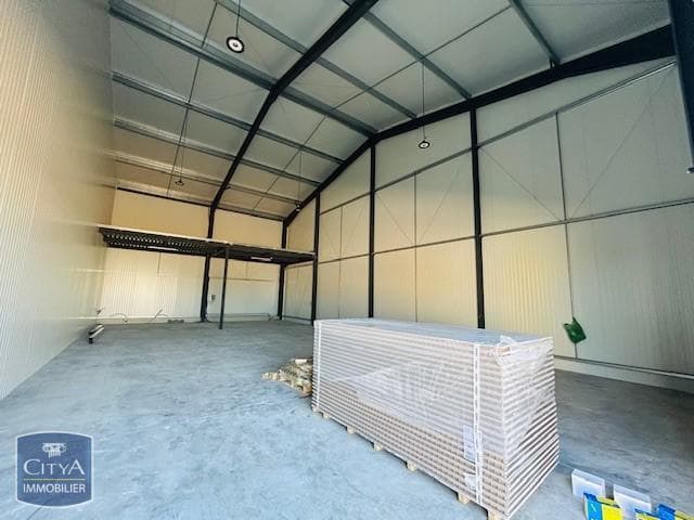 Local commercial · 250 m² · Location — photo 3