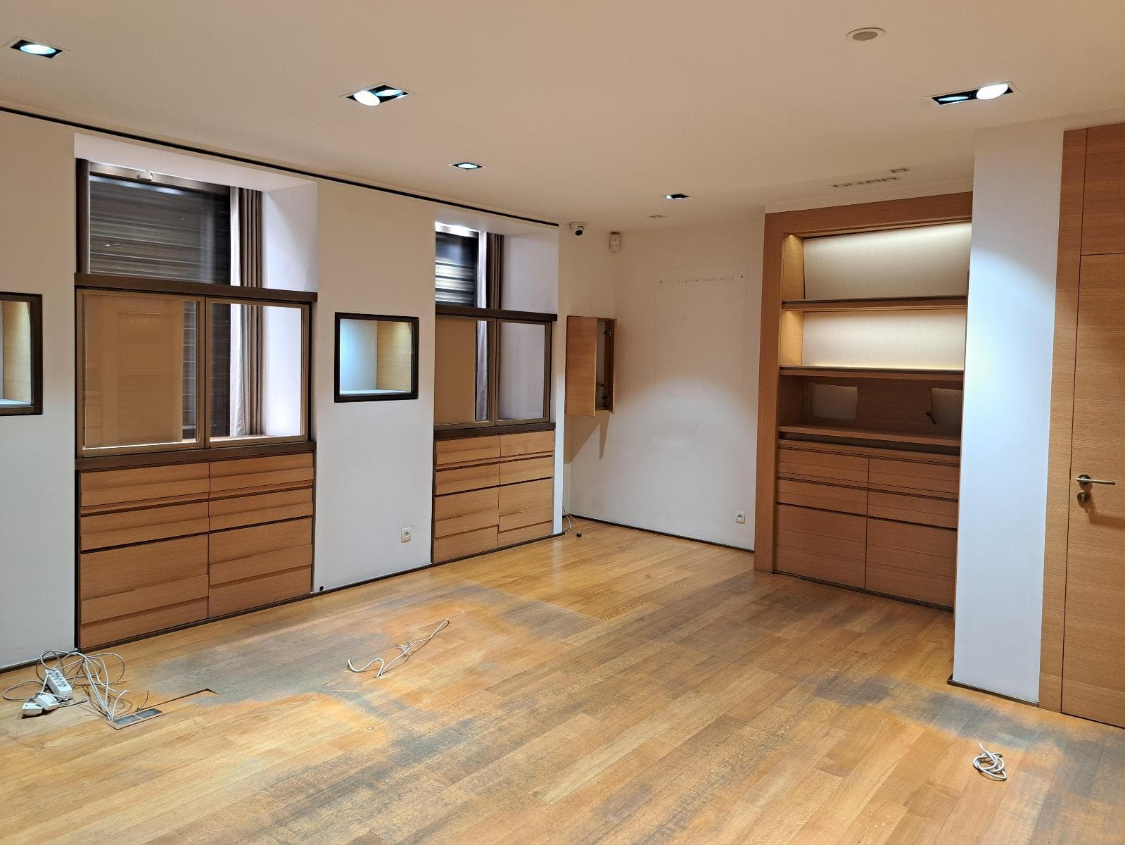 Local commercial · 97 m² · Location — photo 1