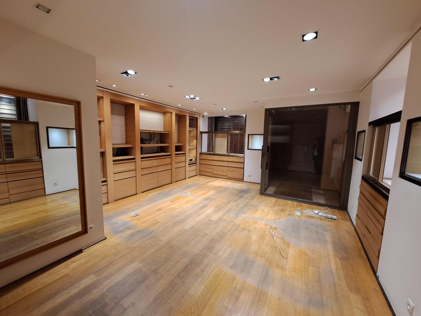 Local commercial · 97 m² · Location — photo 3