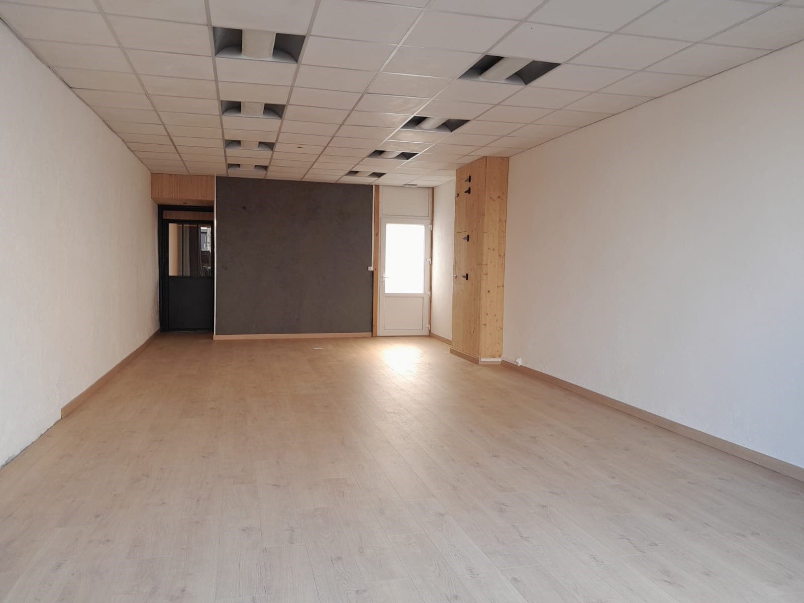 Local commercial · 65 m² · Location — photo 2