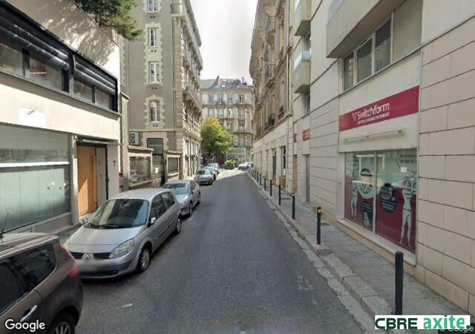Local commercial · 68 m² · Location — photo 1