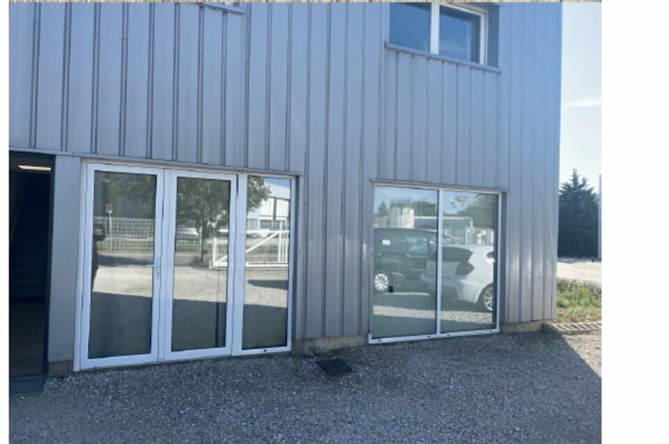 Local commercial 70 m² — CARPENTRAS — photo 1