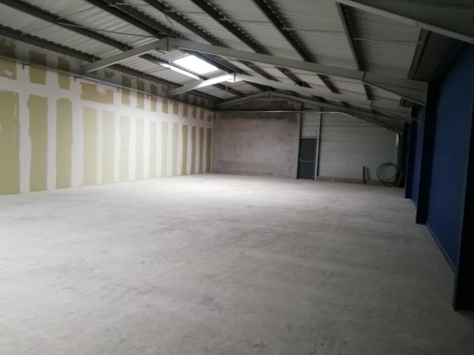 Local commercial · 243 m² · Location — photo 2
