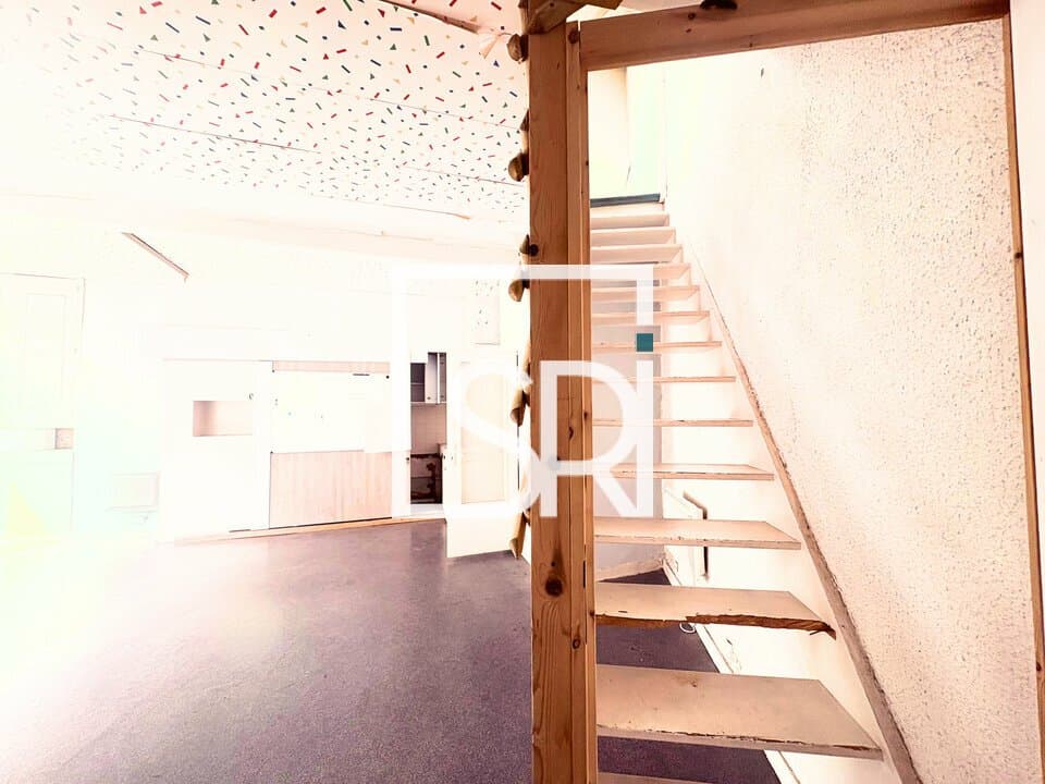 Local commercial · 200 m² · Location — photo 2