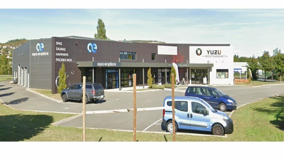 Local commercial · 596 m² · Location — photo 3