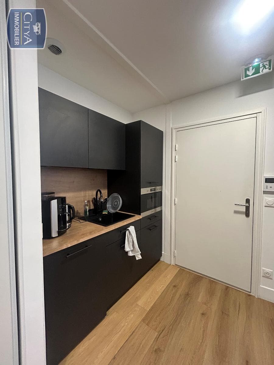 Local commercial · 103 m² · Location — photo 2