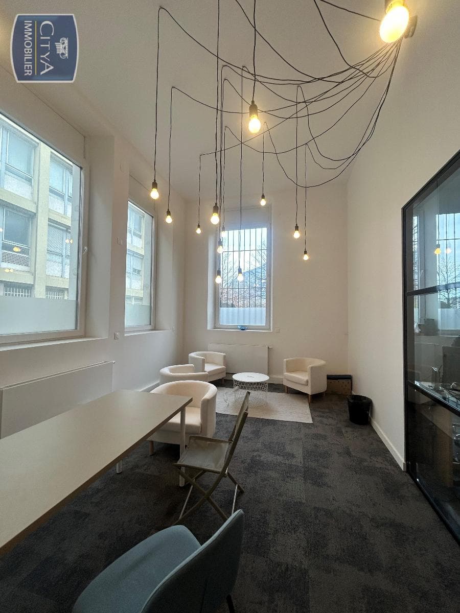 Local commercial · 103 m² · Location — photo 3