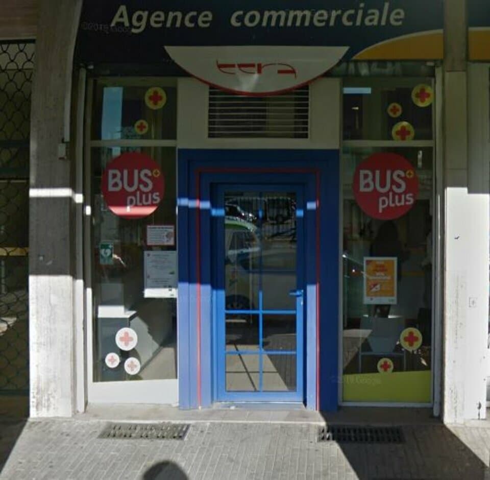 Local commercial 180 m² — AVIGNON — photo 1