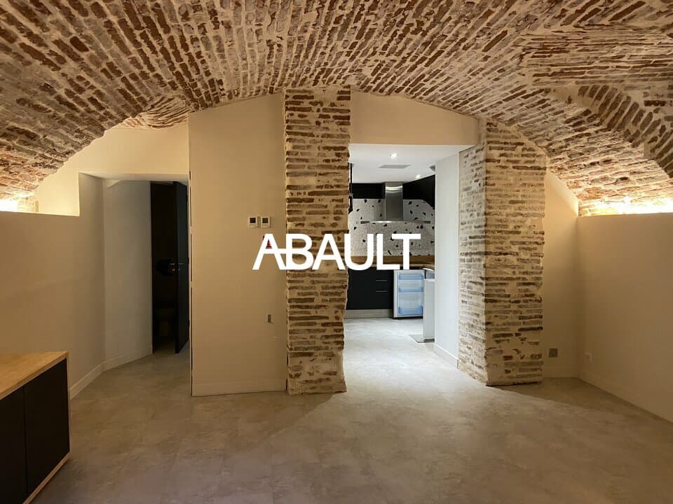 Local commercial · 118 m² · Location — photo 3