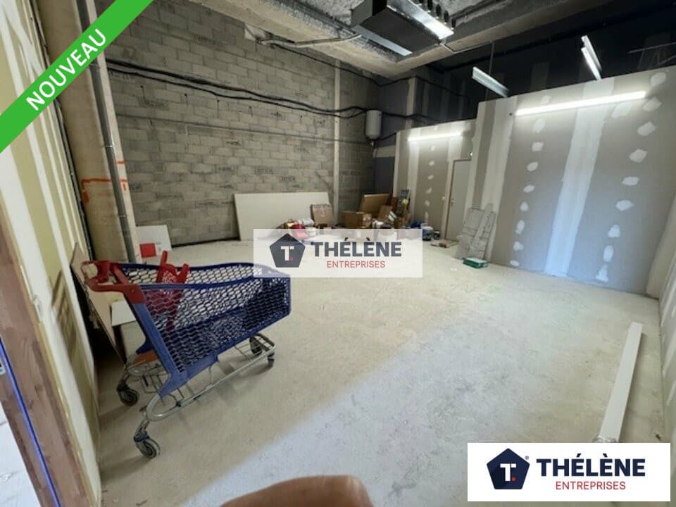 Local commercial · 330 m² · Location — photo 3