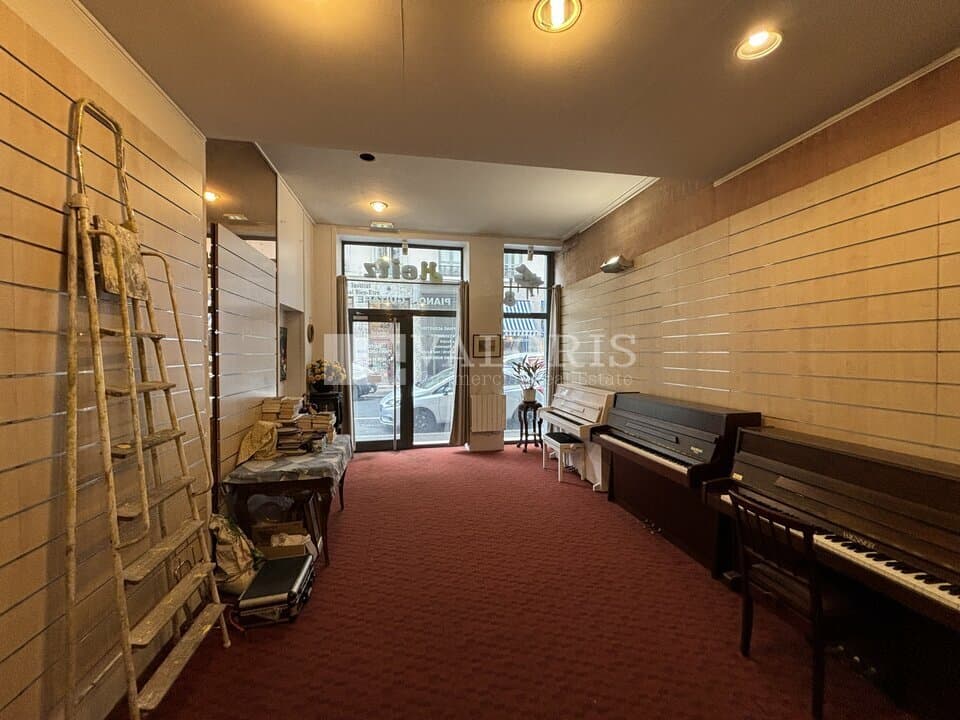 Local commercial · 61 m² · Achat des murs — photo 3