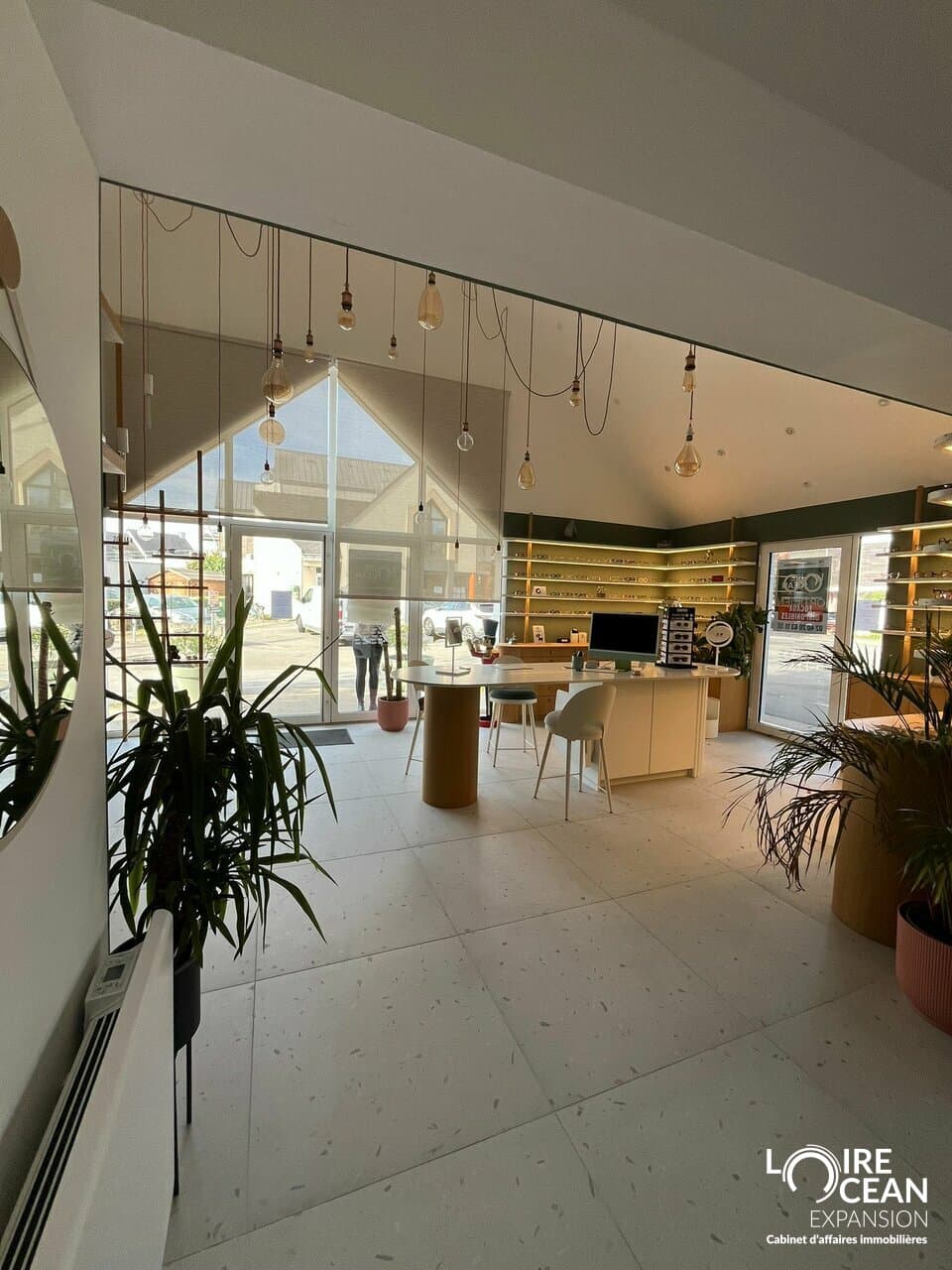Local commercial · 56 m² · Location — photo 3