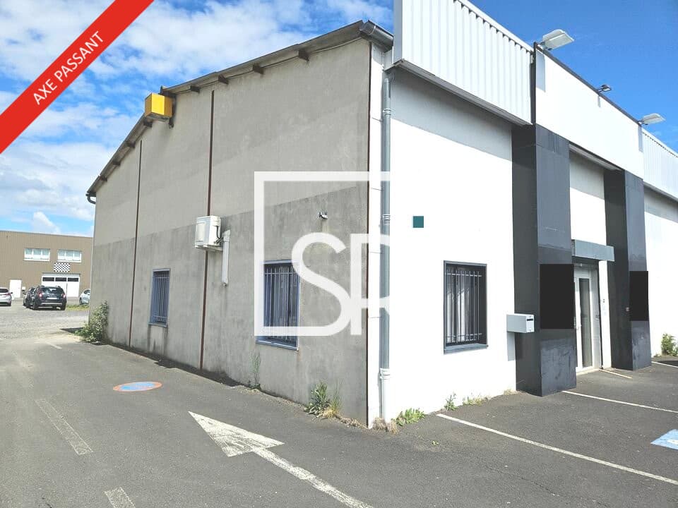 Local commercial · 335 m² · Location — photo 1