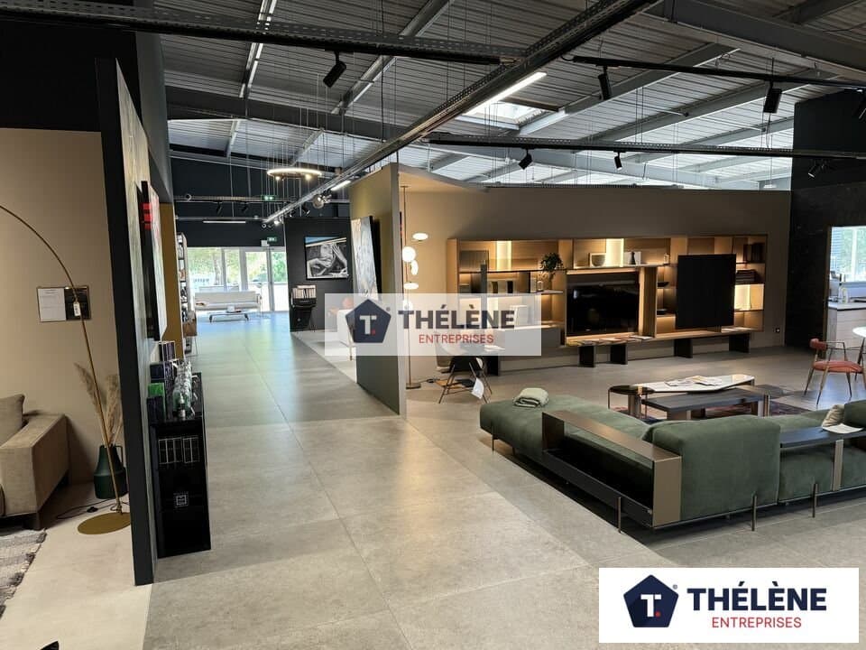 Local commercial · 1300 m² · Location — photo 1