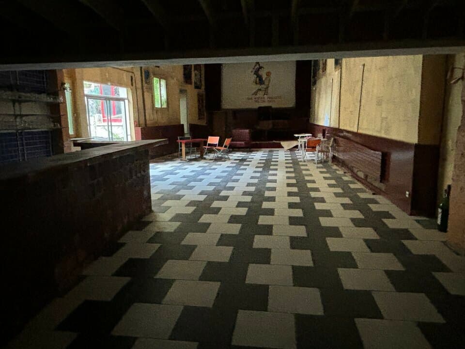 Local commercial 397 m² — AUXERRE — photo 1