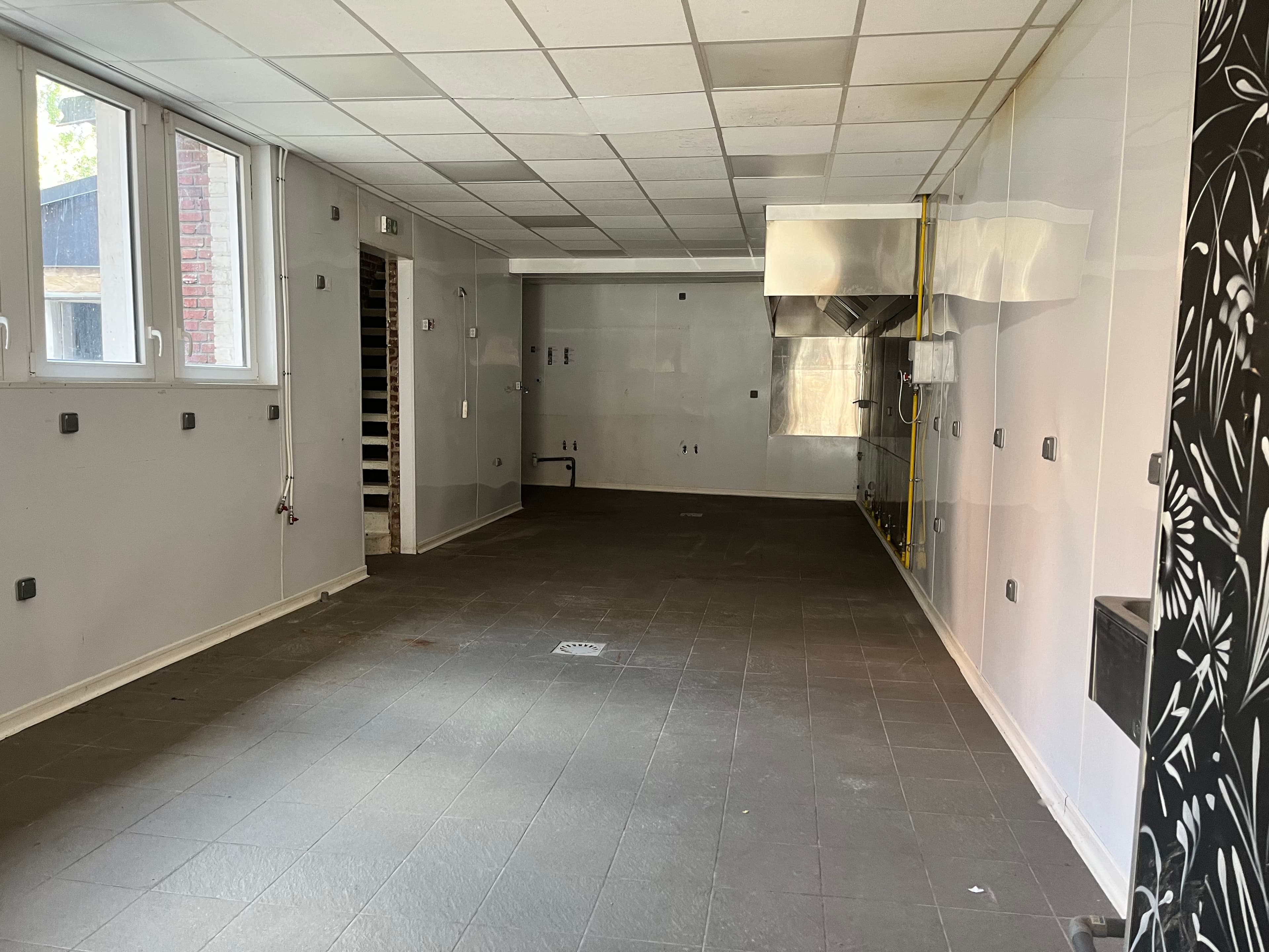 Local commercial 110 m² — SOMME — photo 1