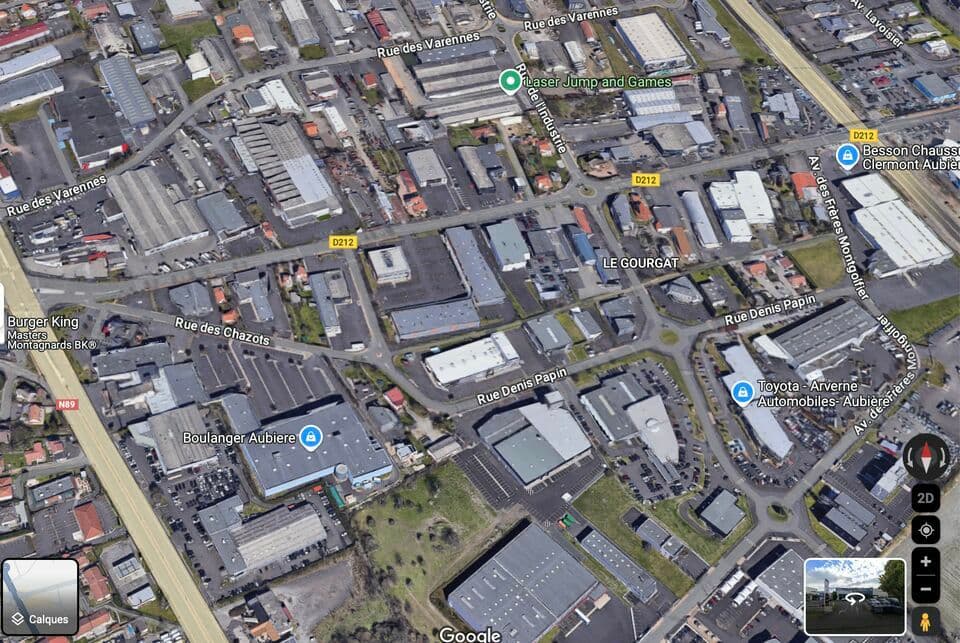 Local commercial · 745 m² · Location — photo 1