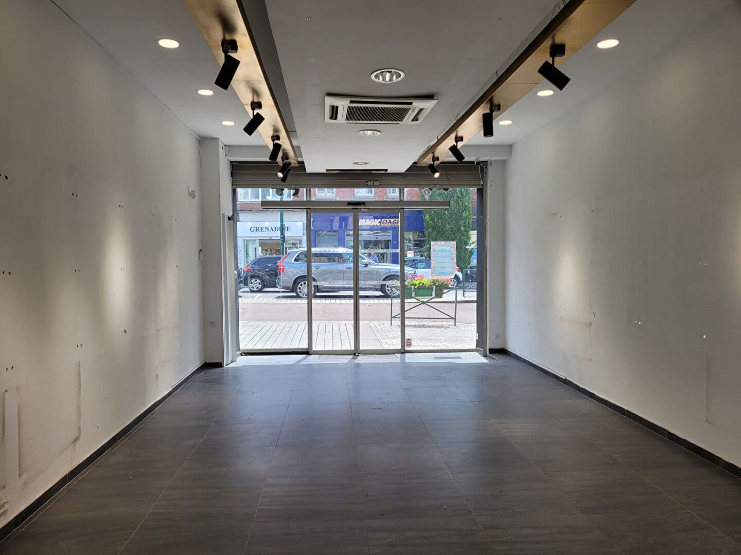 Local commercial 42 m² — PAS DE CALAIS — photo 1