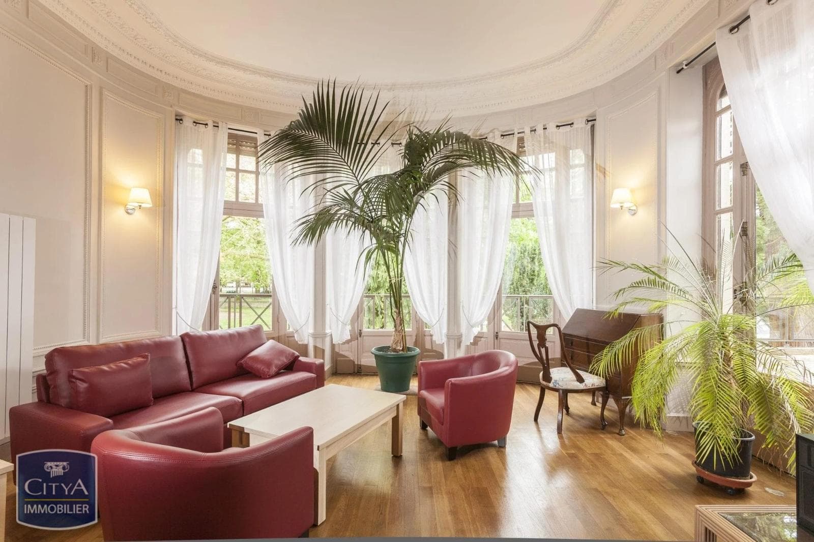 Local commercial 70 m² — DIJON — photo 1