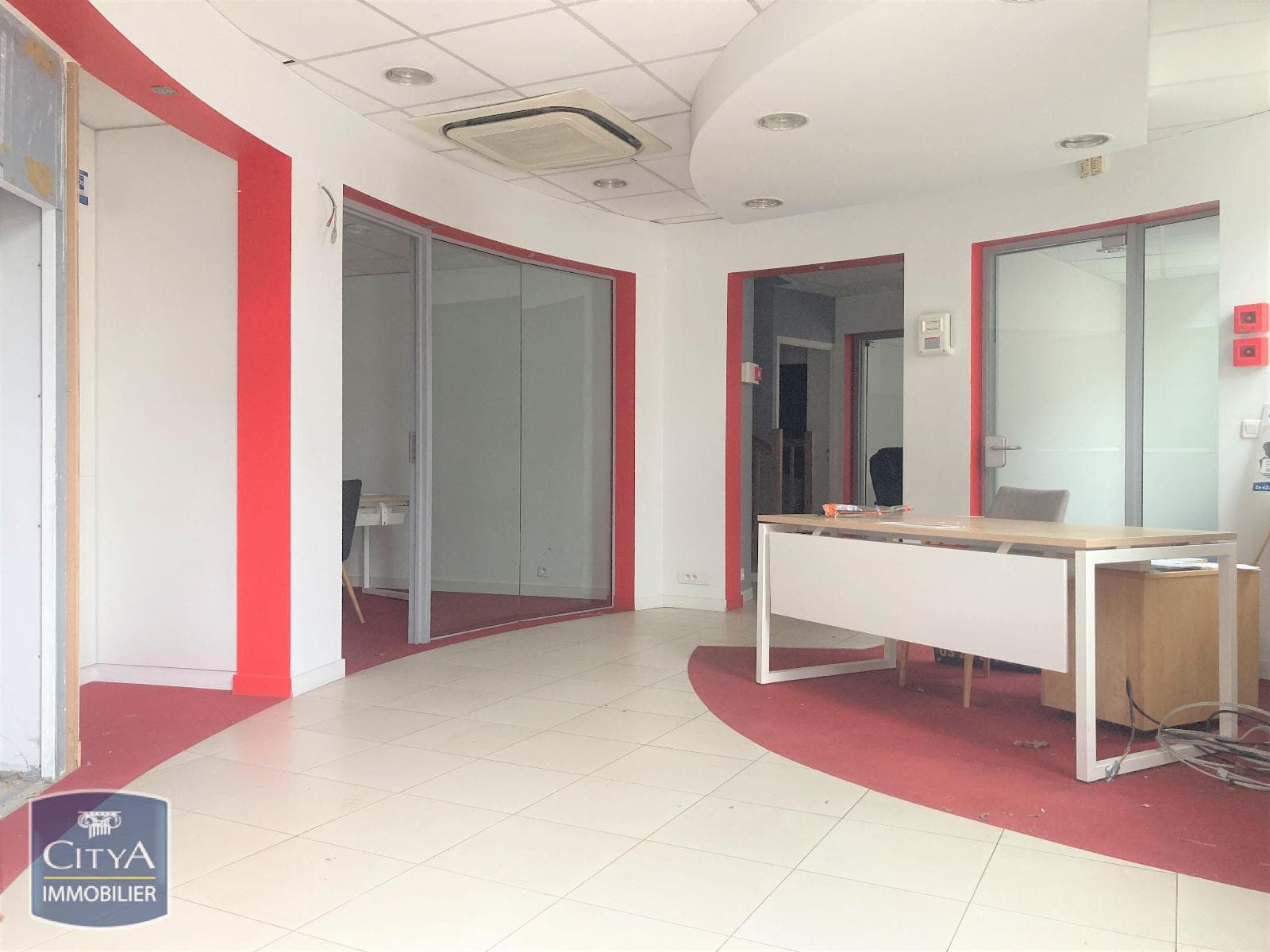 Local commercial · 202 m² · Achat des murs — photo 3