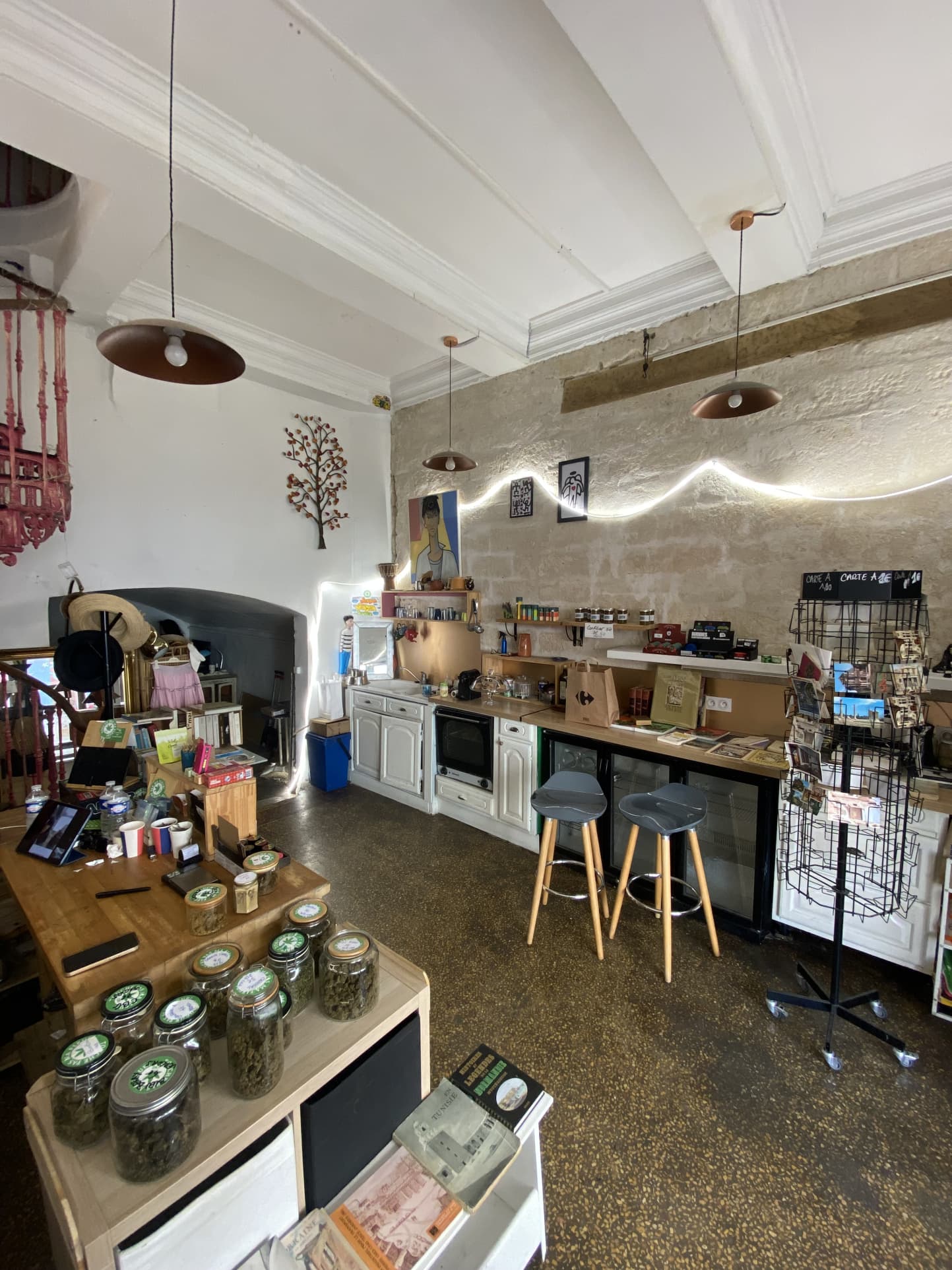 Local commercial 77 m² — MONTPELLIER — photo 1