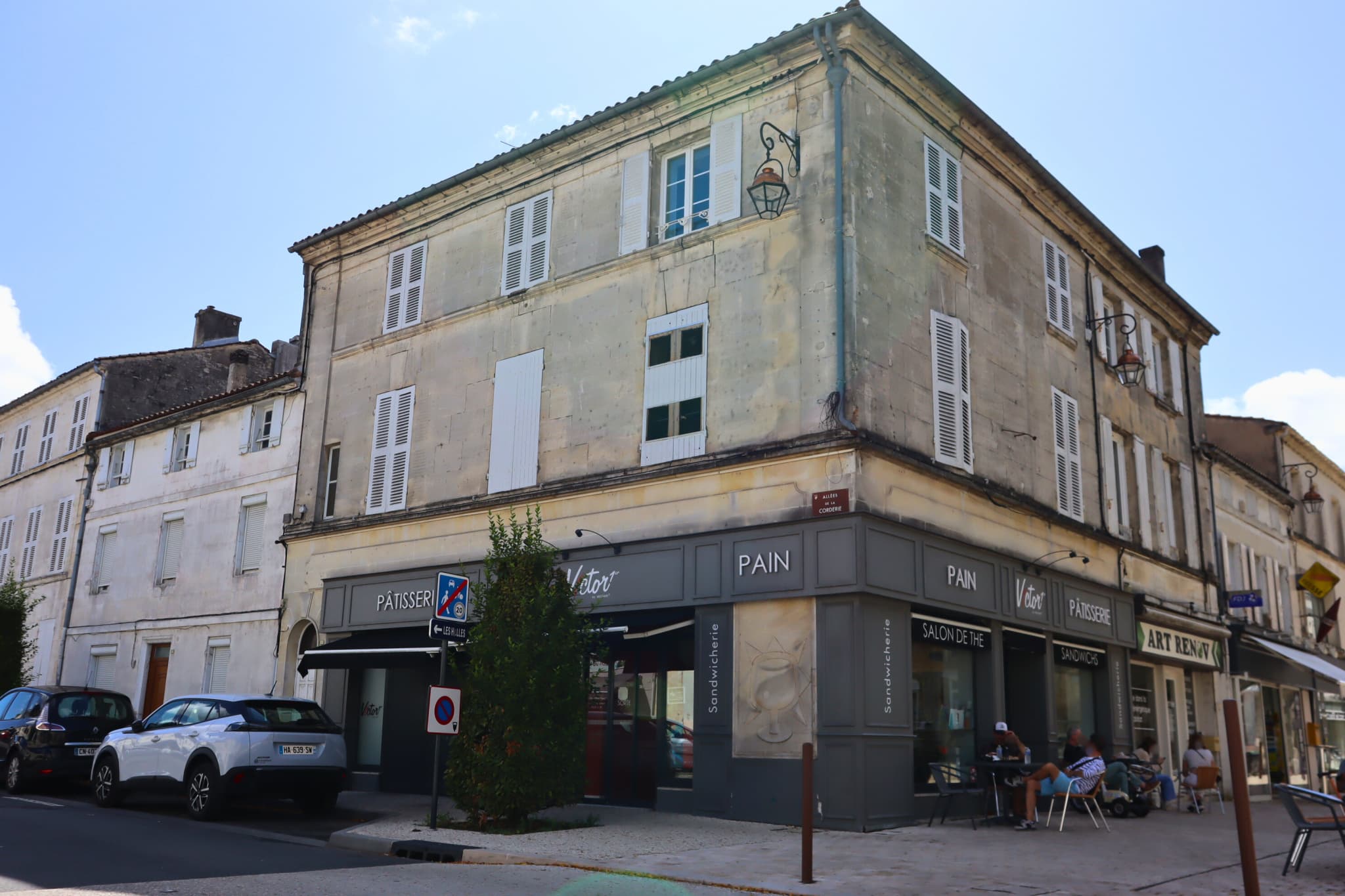 Local commercial 40 m² — COGNAC — photo 1