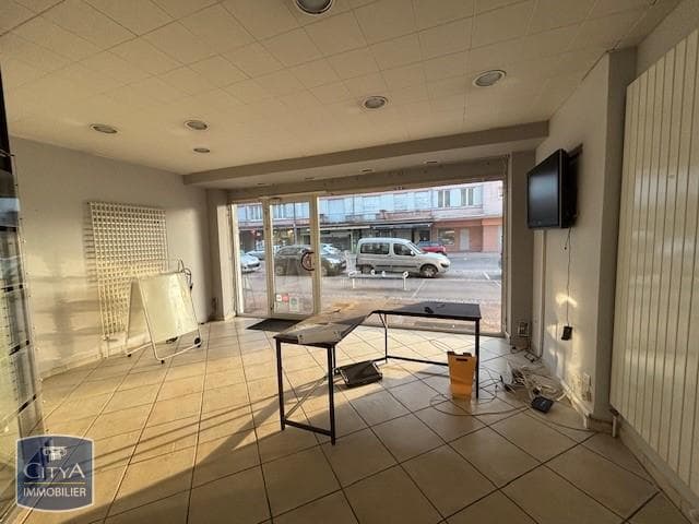 Local commercial · 53 m² · Location — photo 2