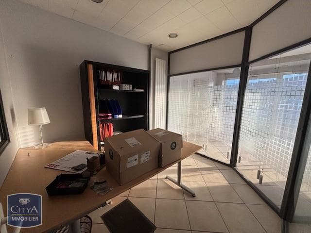 Local commercial · 53 m² · Location — photo 3