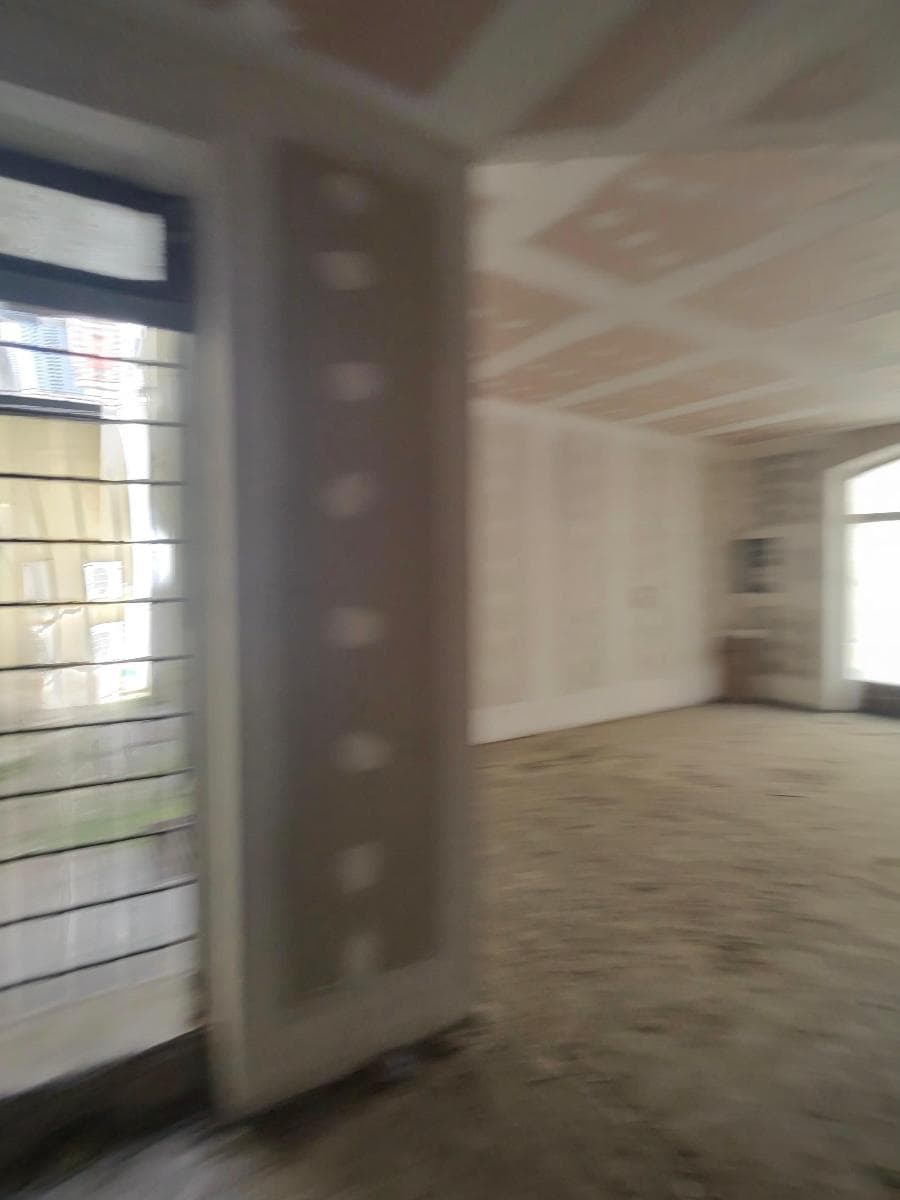 Local commercial · Location — photo 3