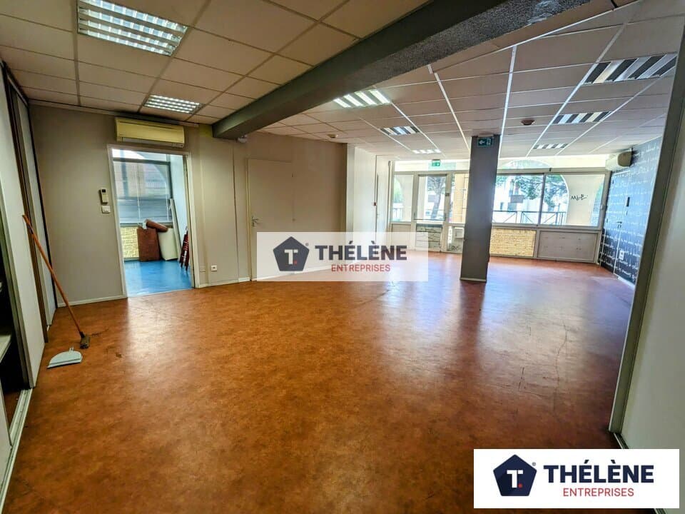 Local commercial · 214 m² · Achat des murs — photo 2