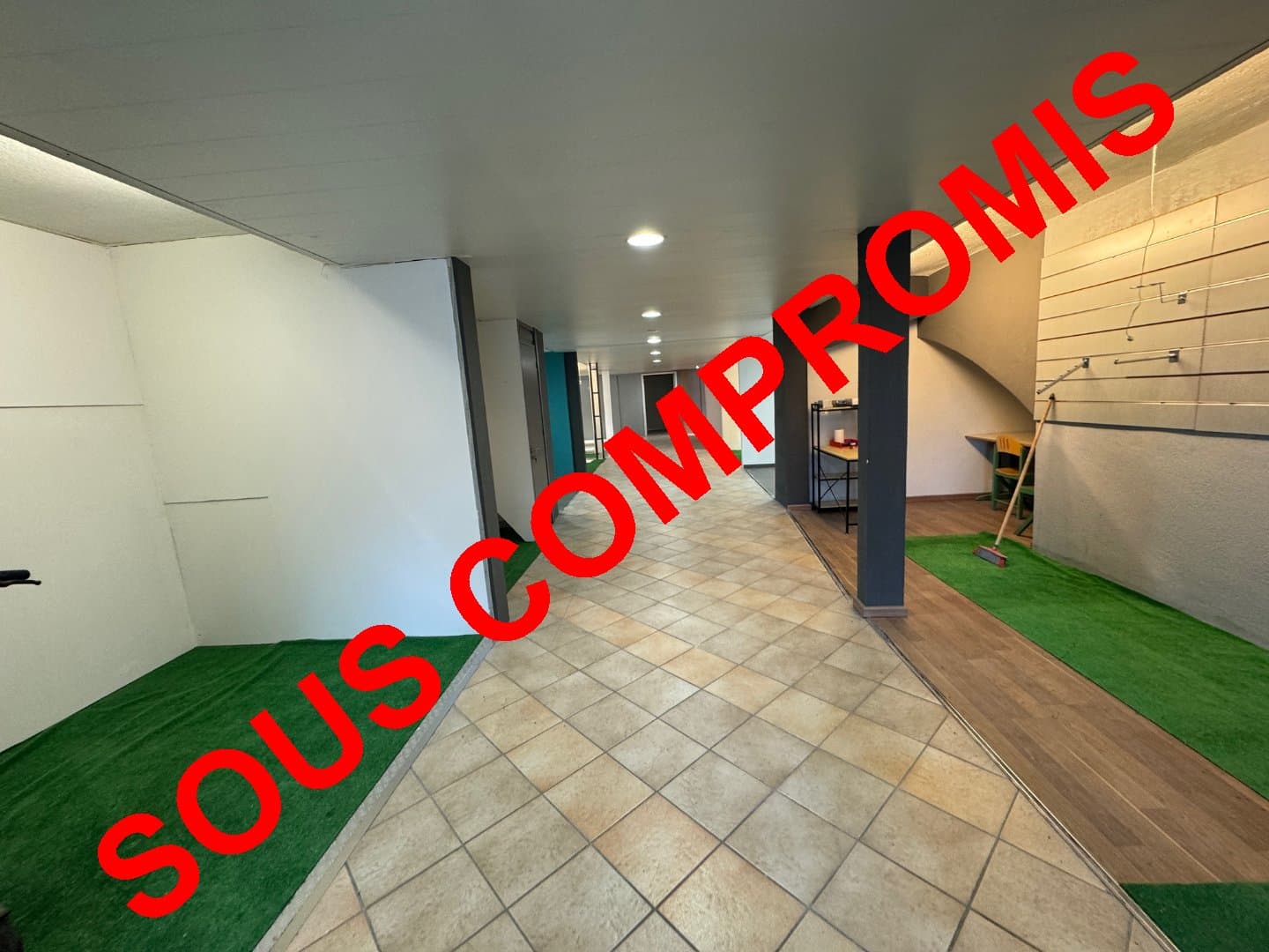 Local commercial · 321 m² · Achat des murs — photo 2
