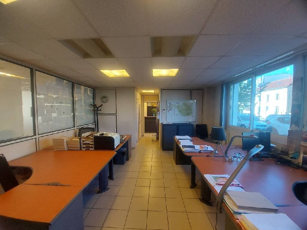 Local commercial 191 m² — MEAUX — photo 1