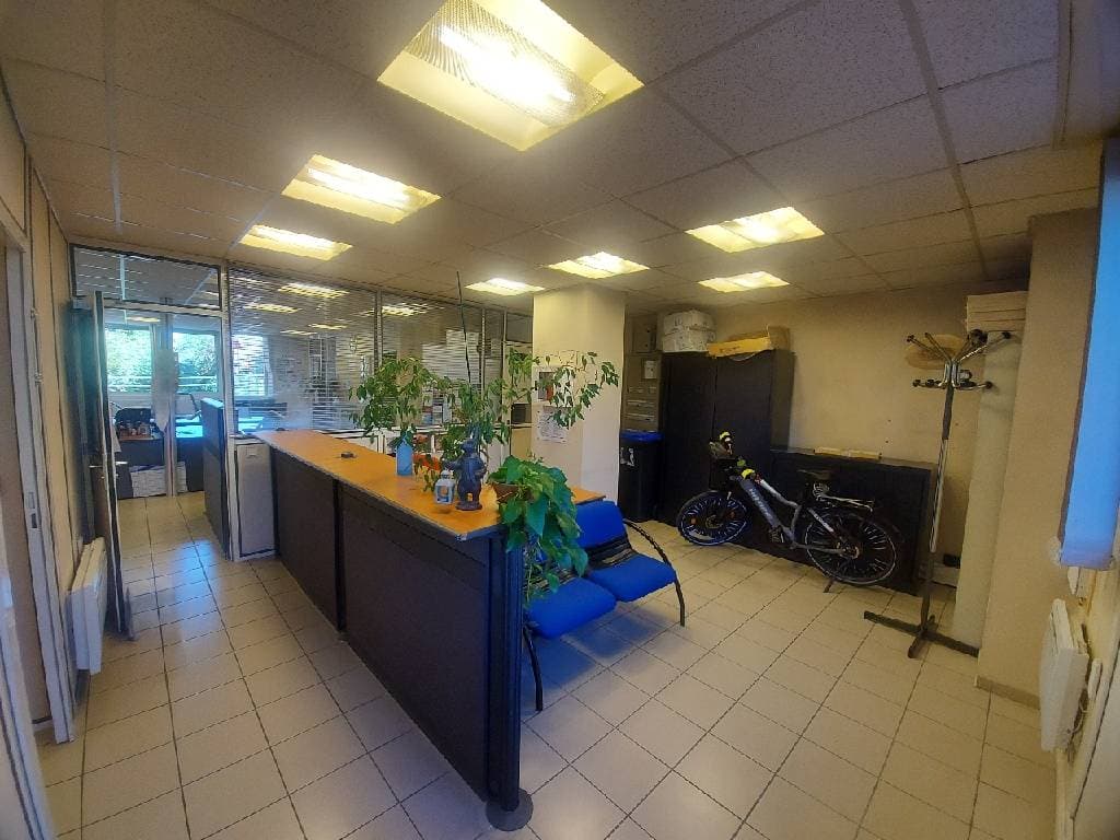 Local commercial · 191 m² · Achat des murs — photo 3