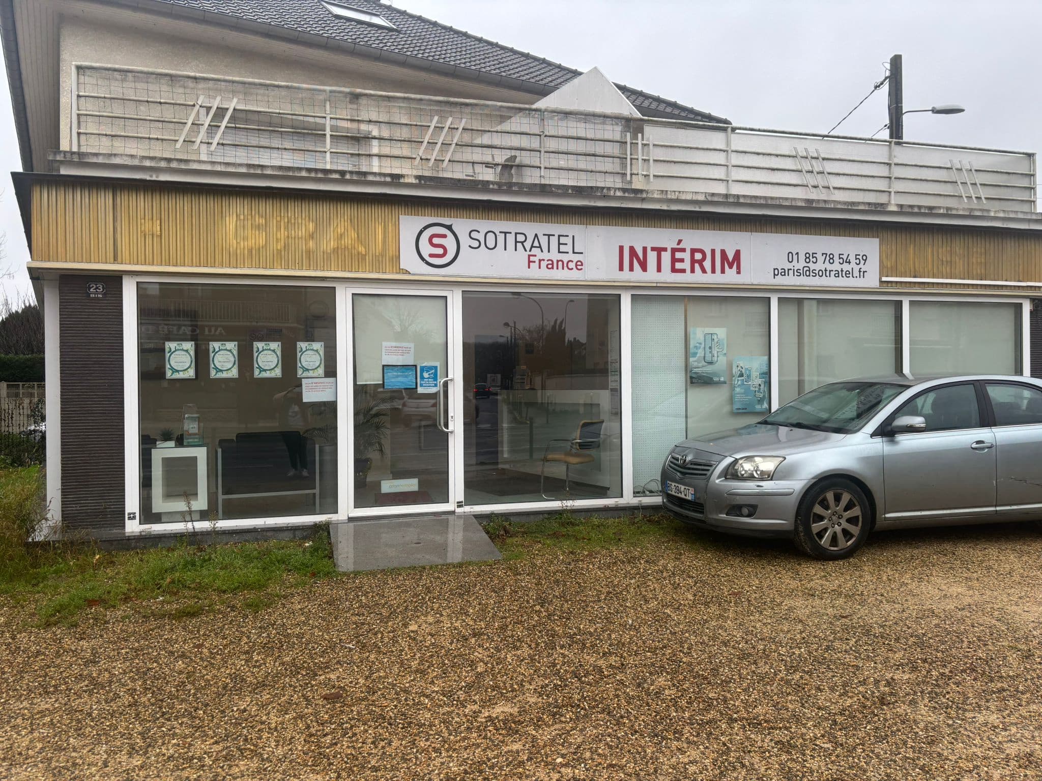 Local commercial 94 m² — MITRY MORY — photo 1