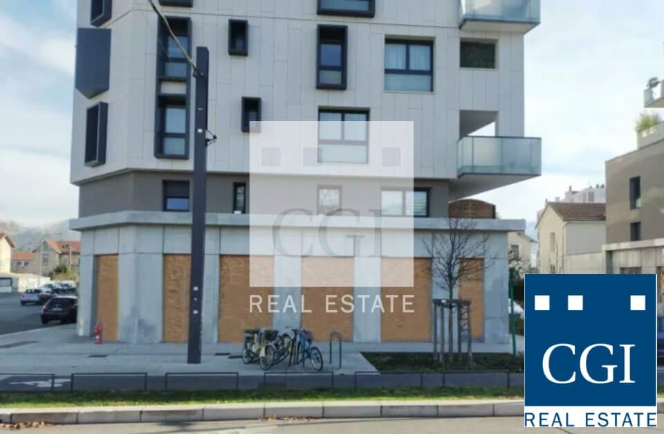 Local commercial · 81 m² · Location — photo 1