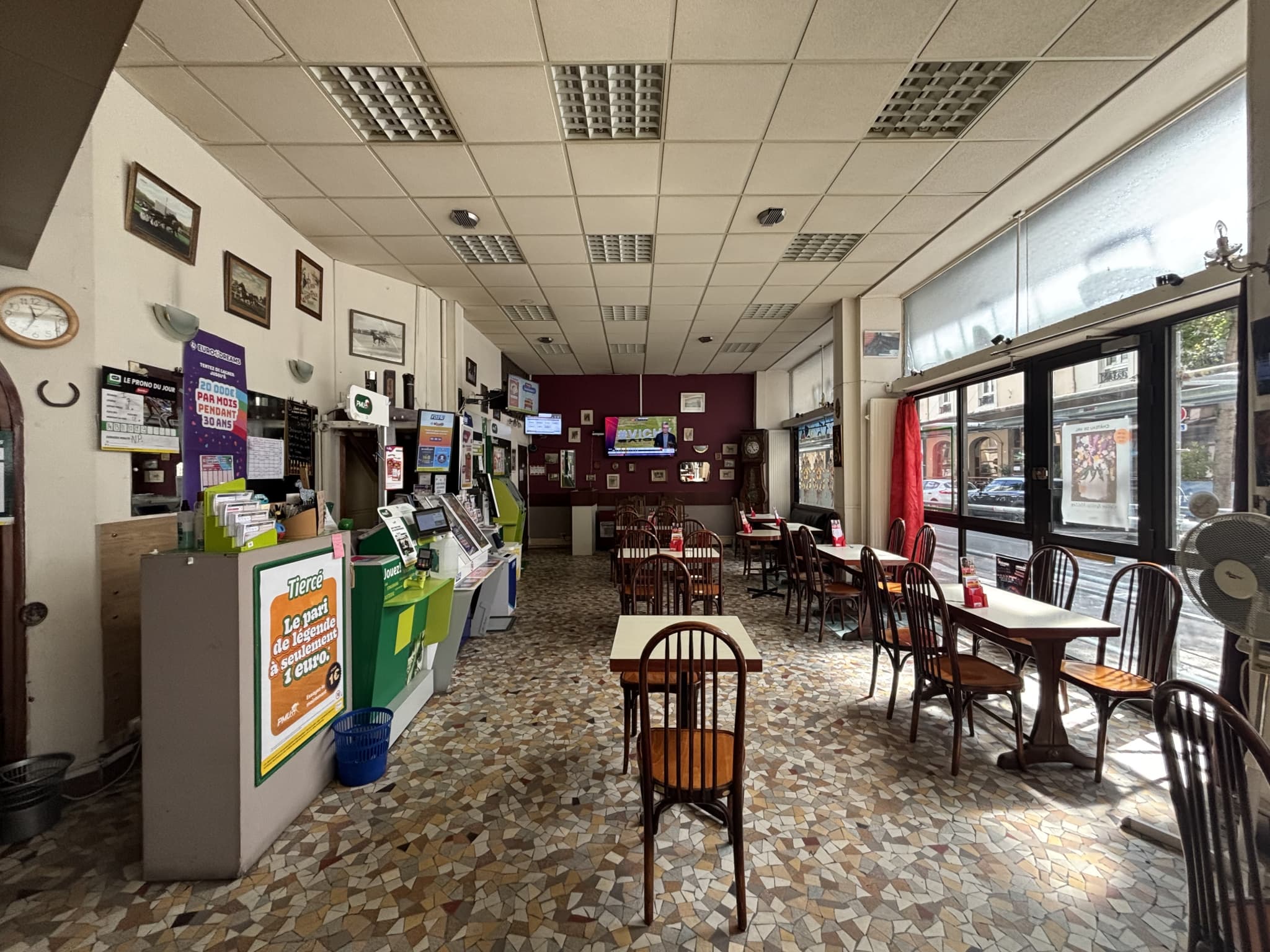 Local commercial · 105 m² · Fonds de commerce — photo 1