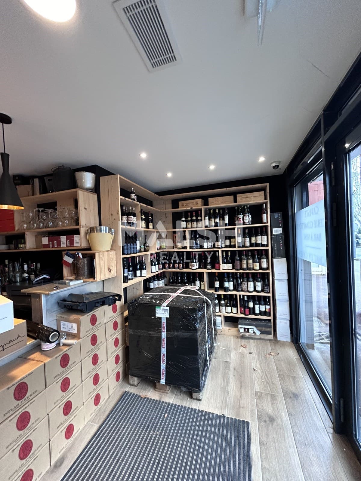 Local commercial 121 m² — RHONE — photo 1