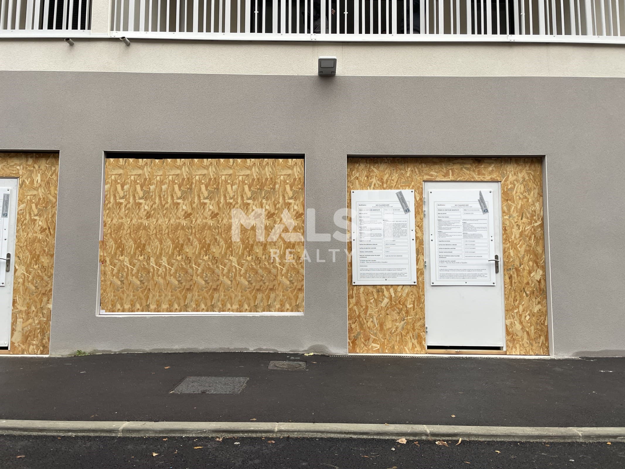 Local commercial 108 m² — LOIRE — photo 1