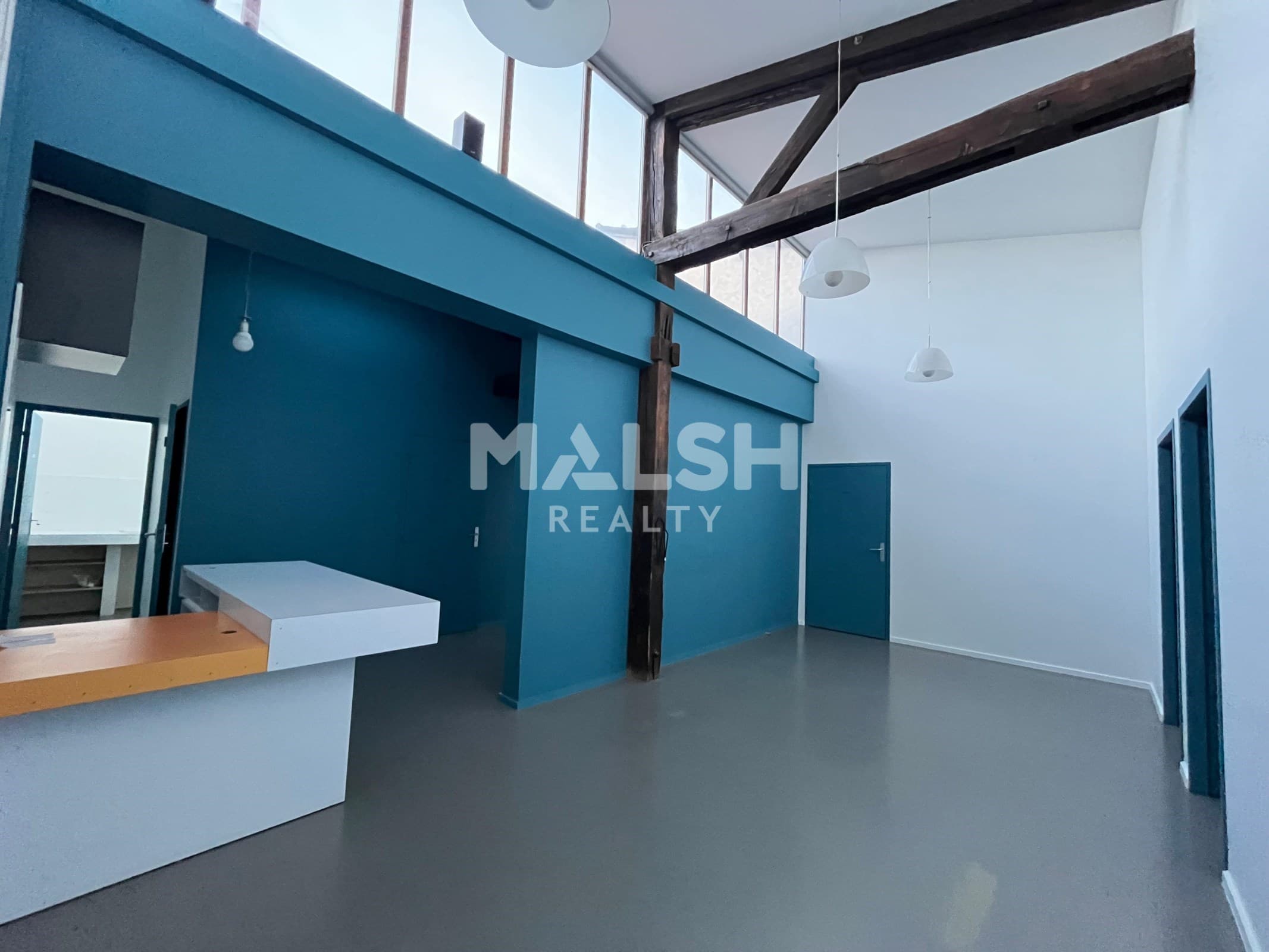 Local commercial 130 m² — RHONE — photo 1
