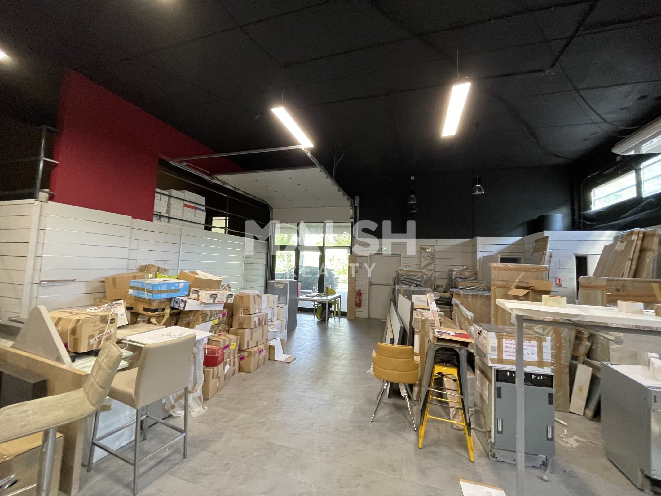 Local commercial 203 m² — RHONE — photo 1