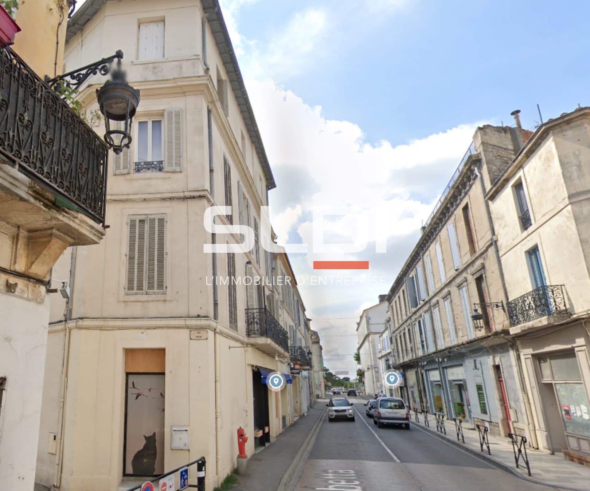 Local commercial 77 m² — ARLES — photo 1