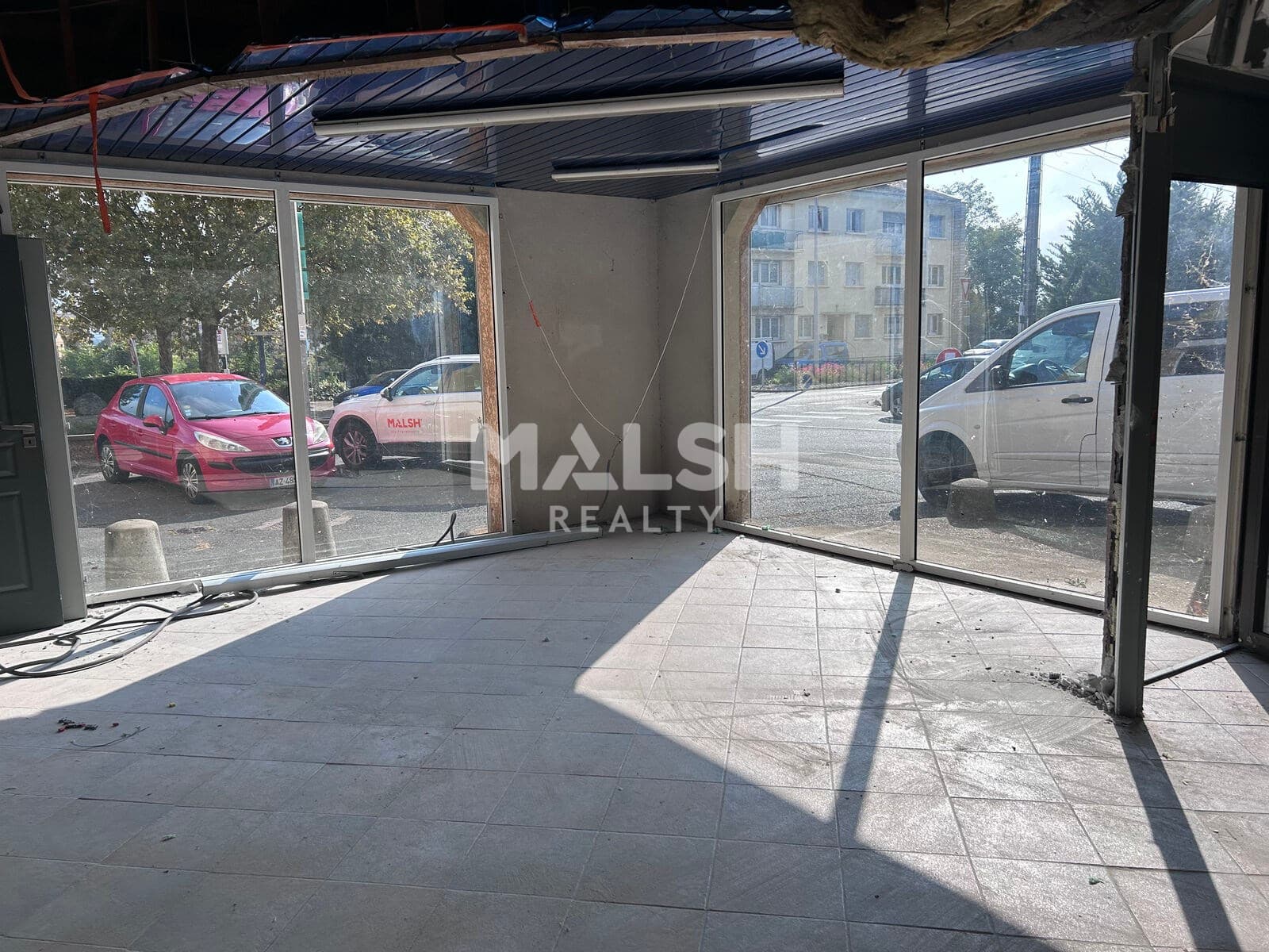 Local commercial · 250 m² · Location — photo 3