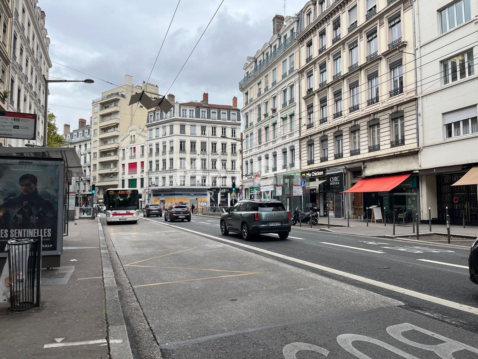 Local commercial 170 m² — RHONE — photo 1