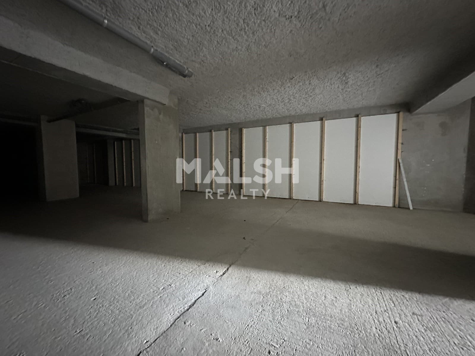 Local commercial · 275 m² · Location — photo 3