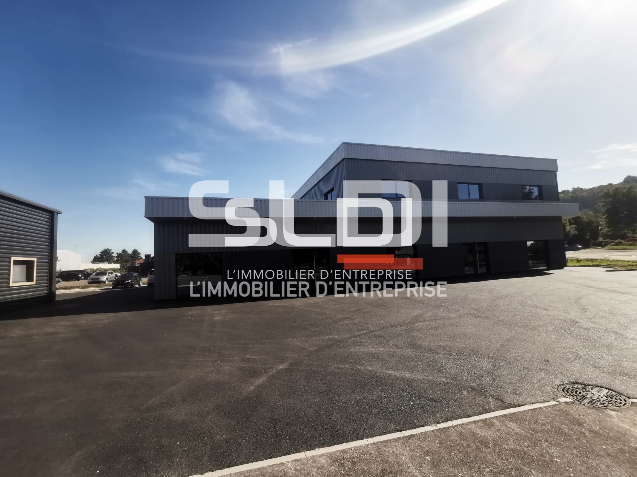 Local commercial · 594 m² · Location — photo 3