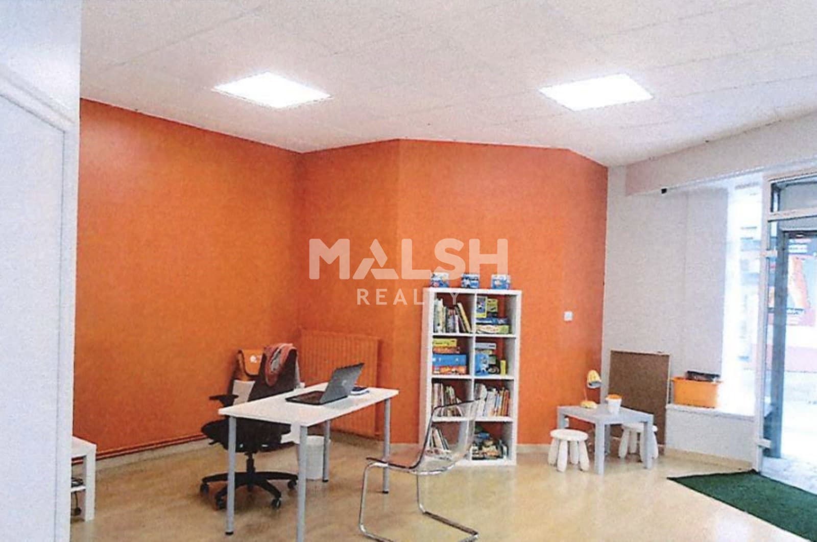 Local commercial 63 m² — LOIRE — photo 1