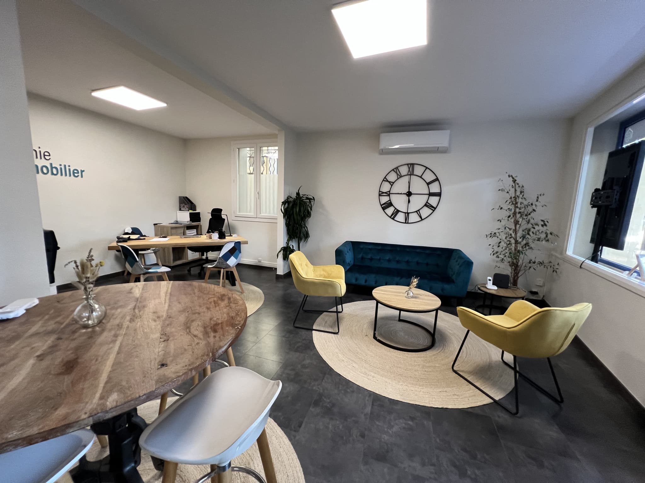 Local commercial 64 m² — NARBONNE — photo 1