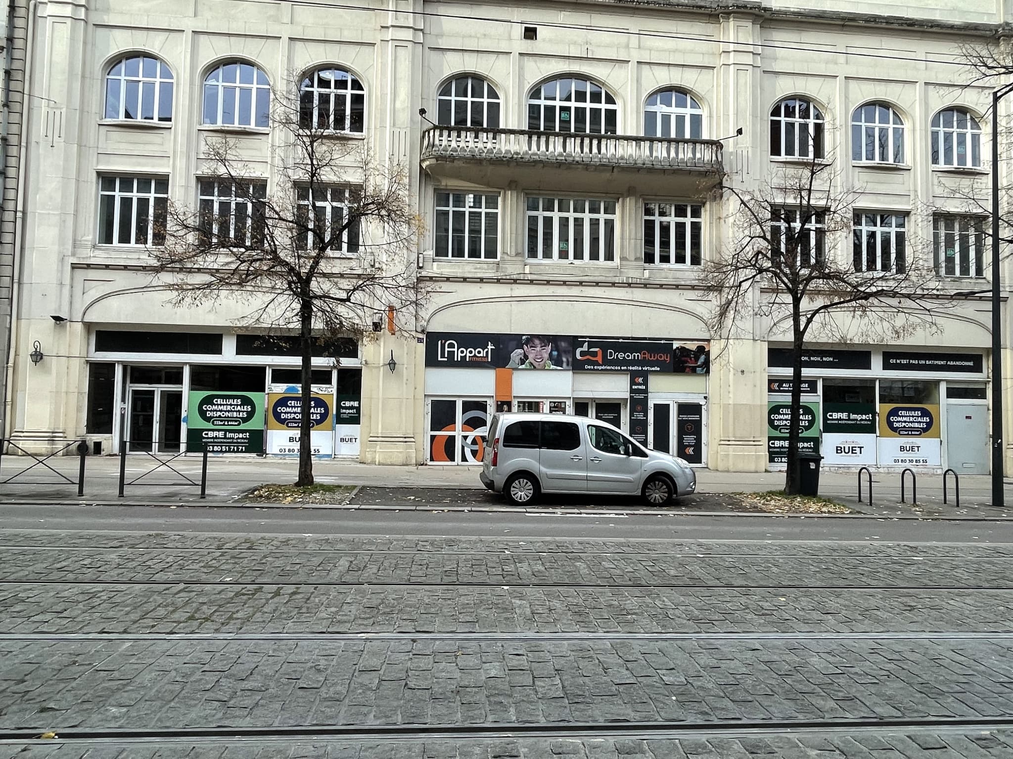 Local commercial 523 m² — DIJON — photo 1