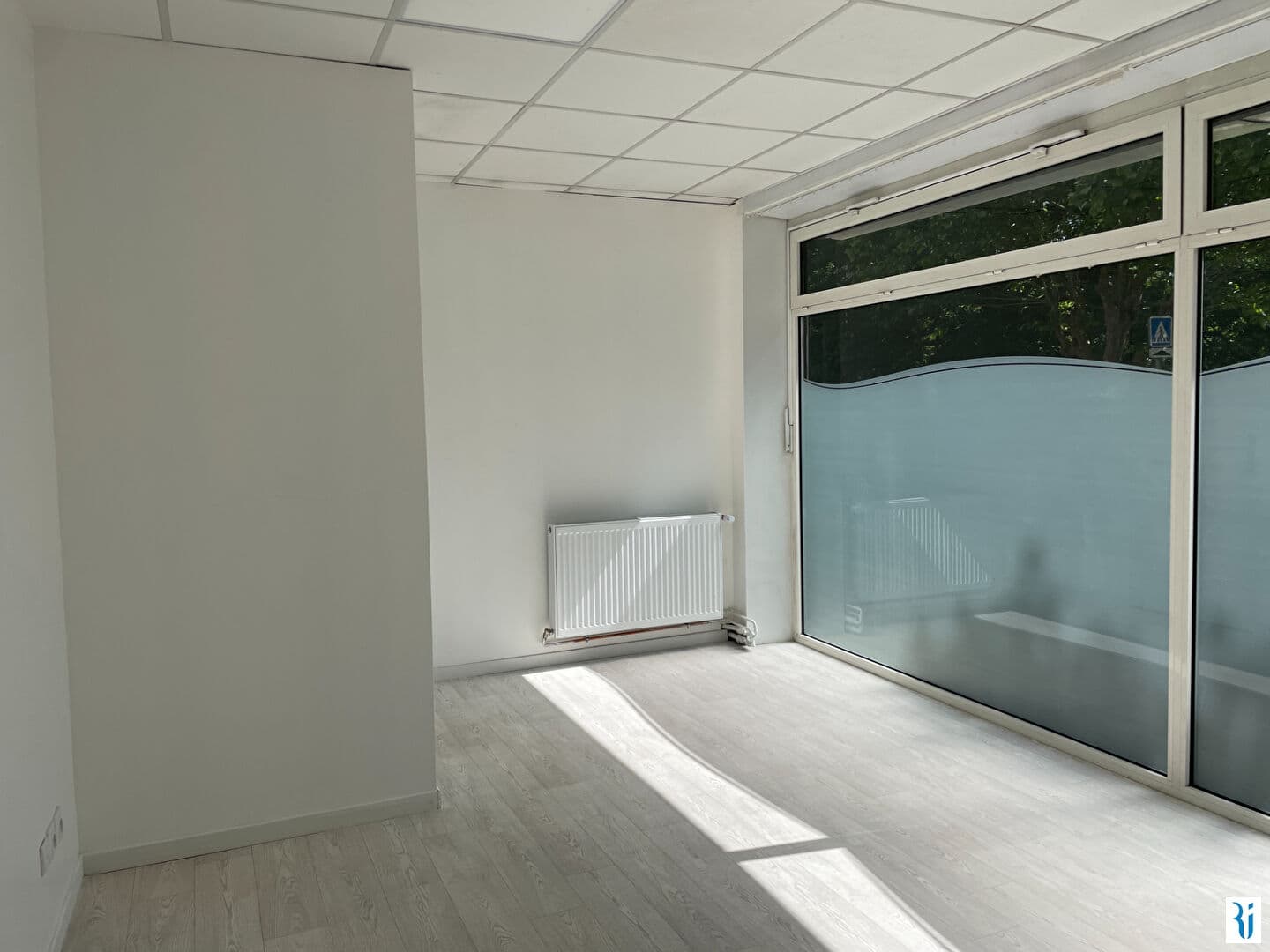 Local commercial — SEINE MARITIME — photo 1